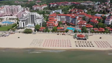 Bulgaristan 'ın Karadeniz kıyısındaki Sunny Beach sahil beldesine hava manzarası