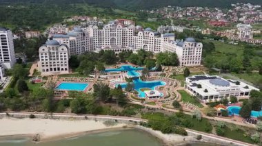 Bulgaristan 'ın Karadeniz kıyısındaki Sunny Beach sahil beldesinin hava manzarası