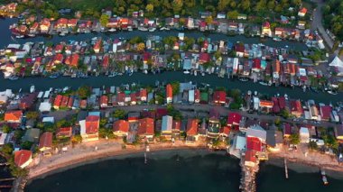 Bulgaristan 'ın Burgaz kenti yakınlarındaki bir balıkçı köyüne hava manzarası