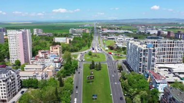 Burgaz, Bulgaristan - 08.2025 Trakya otobanından Burgaz 'a dönen kavşağa havadan bakış