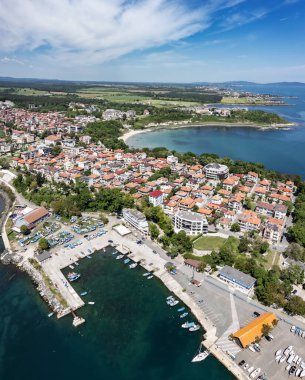 Bulgaristan 'ın Burgaz kentindeki Çarevo kasabasının hava manzarası