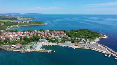 Bulgaristan 'ın Burgaz kentindeki Çarevo kasabasının hava manzarası