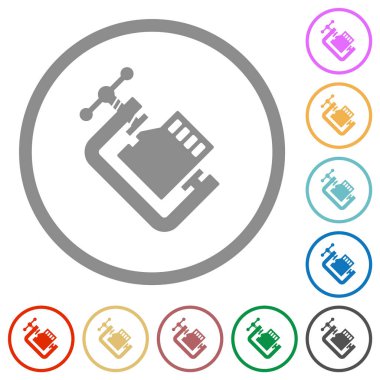 Mikro sd hafıza kartı beyaz arkaplan üzerinde yuvarlak çizgilerde katı düz renk simgelerini sıkıştırır