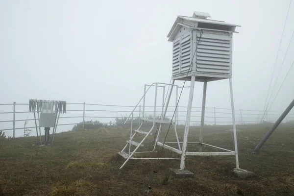 Estación Meteorológica Niebla Concepto Meteorología — Foto de Stock