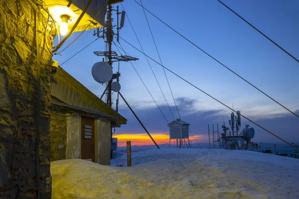 Estación Meteorológica Atardecer Ceahlau Toaca Rumania — Foto de Stock