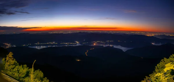 Ηλιοβασίλεμα Στη Λίμνη Bicaz Της Ρουμανίας Θέα Από Βουνό Ceahlau — Φωτογραφία Αρχείου