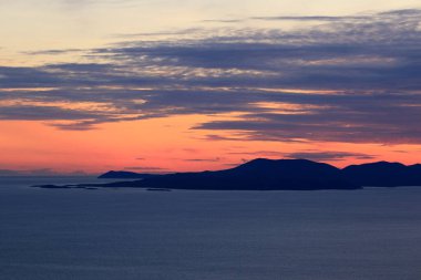 Paklinski adalarının manzarası, St. Nikola zirvesinden manzara, Hırvatistan 'ın Hvar adasının en yüksek zirvesi