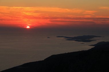 Paklinski adalarının manzarası, St. Nikola zirvesinden manzara, Hırvatistan 'ın Hvar adasının en yüksek zirvesi