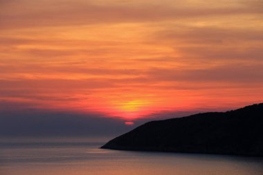 Adriyatik Denizi 'nde gün batımı, Komiza, Vis Adası