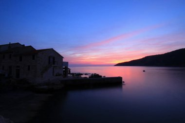 Adriyatik Denizi 'nde gün batımı, Komiza, Vis Adası