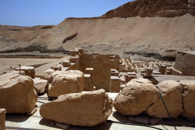 Deir el-Bahari, Mısır 'daki antik tapınağın kalıntıları