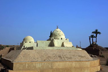 Mısır 'da Lüksör yakınlarındaki Karnak Tapınaklarındaki Eski Cami