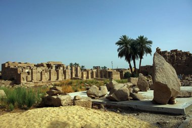 Mısır 'da Luxor yakınlarındaki Karnak Tapınağı kalıntıları