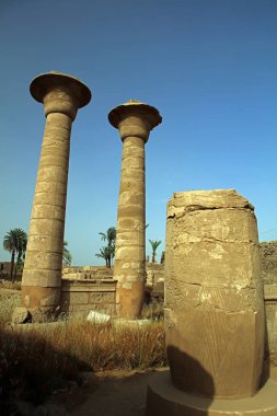 Mısır 'da Luxor yakınlarındaki Karnak Tapınağı kalıntıları