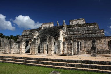 Chichen Itza 'daki Savaşçılar Tapınağı Yucatan, Meksika