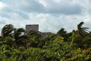Tulum kompleksindeki Piramit El Castillo (Kale), Yucatan, Meksika