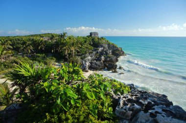 Tulum kompleksindeki Rüzgar Tanrısı Tapınağı, Yucatan, Meksika