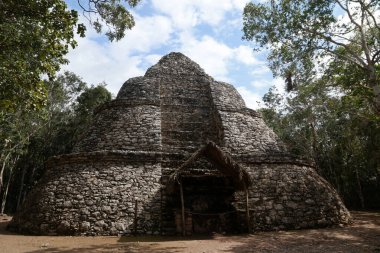 Coba Arkeolojik Alanında Xai-be Piramidi, Yucatan Yarımadası, Meksika