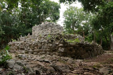 Playa del Carmen, Meksika 'daki Maya piramit tapınağının yıkıntısı