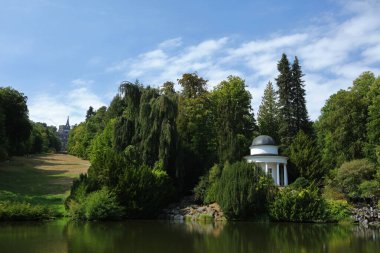 Pavilion peyzaj parkında, Bergpark, Kassel, Almanya
