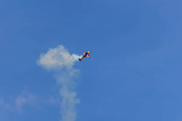 Hosin Tjeckien September 2023 Berömda Akrobatiske Piloten Martin Sonka Flyger — Stockfoto