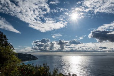Panorama visto da Bordighera alta, con vista su Ospedaletti e Sanremo