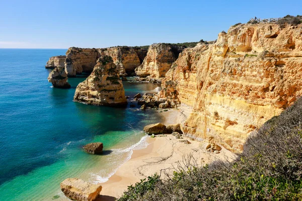 Hermosos Acantilados Formaciones Rocosas Junto Océano Atlántico Playa Marinha Algarve — Foto de Stock