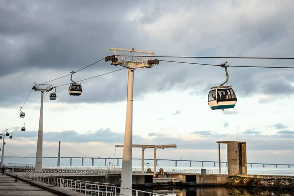 葡萄牙首都里斯本塔格斯河沿岸的缆车被称为 远程线路 — 图库照片