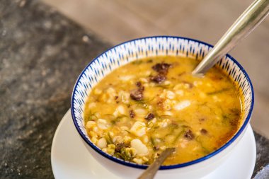 Alcabaza de Almera ya da Almeria Şatosu, Almerya, İspanya 'nın Endülüs kentinde savunma kalesinin güçlendirilmiş bir yapısıdır.