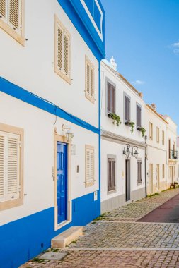 Muhteşem Portekiz geleneksel evleri, algarve tipik tasarım ve mimari, geleneksel beyazlatılmış yerler, Albufeira, Algarve, Portekiz