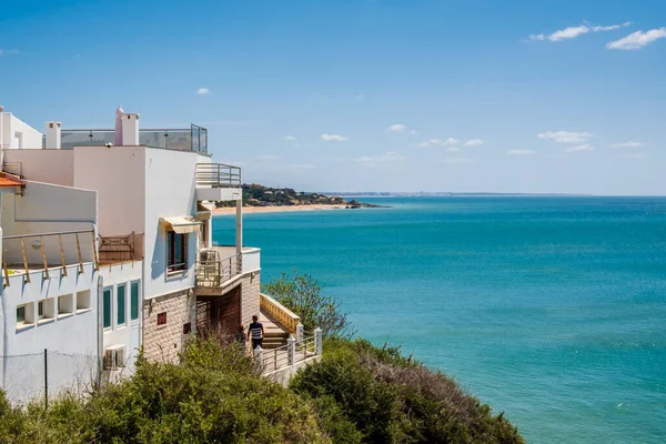 Fantastisk Utsikt Över Albufeira Beach Panoramautsikt Blå Himmel Turistiska Och — Stockfoto