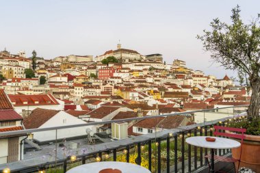 Kasabanın balkondan manzarası çok güzel Coimbra.