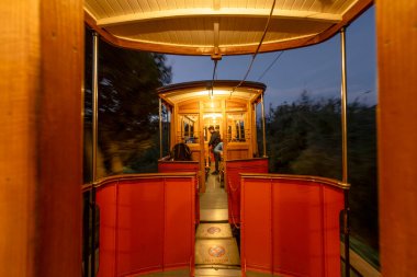Soller şehrinde geleneksel tramvay, Mallorca, İspanya, Avrupa