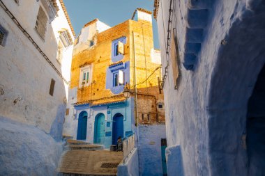 Chefchaouen, Fas 'taki evlerin sokak manzarası