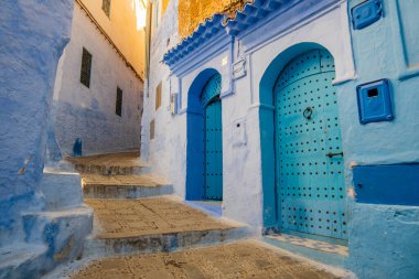 Chefchaouen, Fas 'taki evlerin sokak manzarası