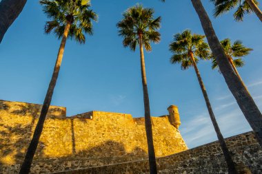 Kraliyet Kalesi ve Duvarları, İspanya, Kuzey Afrika 'daki Ceuta' nın ana tarihi simgesi.