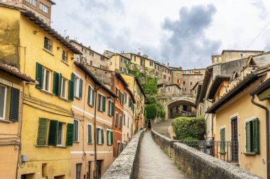 Perugia, Umbria, İtalya 'nın Ortaçağ su kemeri güzel şehri