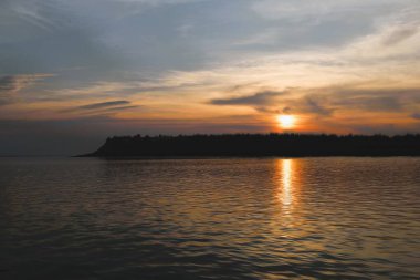 Akşamüstü Bangladeş 'teki Padma Nehri' nde.