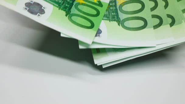 Európai Pénz Újraszámítása Euro Pénz Újraszámítása Kezek Eurobankjegyeket Számolnak Fehér — Stock videók