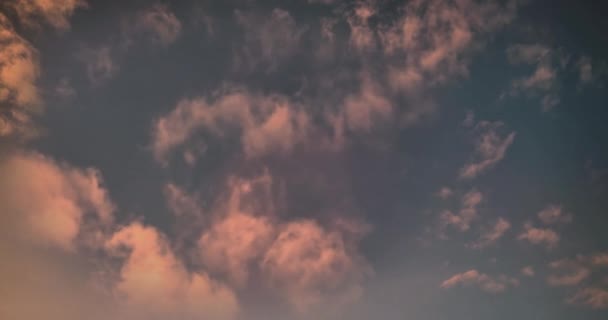 Vista Superior Por Avión Nubes Blancas Atardecer Concepto Vacaciones Con — Vídeo de stock