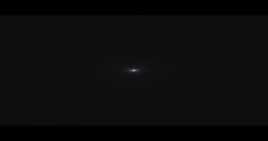 Beyaz ışık sızıntıları ve lens parlamaları, siyah üzerinde soğuk beyaz renk efekti