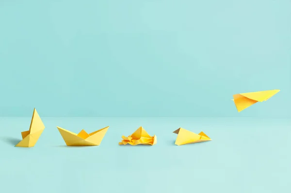 Paper Boat Sinking Transformation Paper Airplane Failure Success Concep — Stock Photo, Image