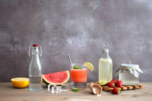 Berry Smaksatt Probiotisk Fermenterat Vatten Kefir Cocktail Dryck — Stockfoto