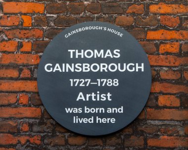 Suffolk, İngiltere - 28 Ekim 2023: Sudbury, Suffolk 'taki Gainsboroughs House plaketi, ünlü sanatçı Thomas Gainsborough' un yaşadığı yeri gösteriyor.