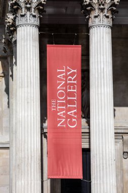 Londra, İngiltere - 19 Şubat 2024: Londra, İngiltere 'deki Ulusal Galeri' nin dış cephesi.