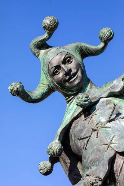 stock image Stratford-Upon-Avon, UK - Feb 12th 2024: The Jester statue in the historic town of Stratford-Upon-Avon in Warwickshire, UK. The Jester was a character in the Shakespeare play As You Like It.