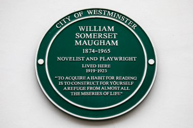 Londra, İngiltere - 4 Mart 2024: Londra, İngiltere 'de Wyndham Place' de bir plaket, ünlü yazar ve oyun yazarı William Somerset Maugham 'ın 1919 ve 1923 yılları arasında yaşadığı yer..