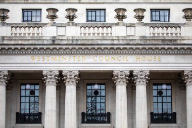 Londra, İngiltere 'deki Marylebone Belediye Binası' na ev sahipliği yapan Westminster Council House binasının dışı..