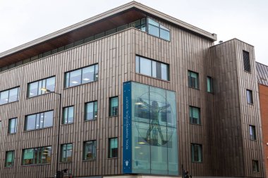 Londra, İngiltere - 3 Nisan 2024: Royal Pharmaceutical Society 'nin merkezi, Doğu Smithfield, İngiltere.