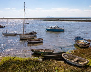 Essex, İngiltere 'deki Leigh-on-Sea' den Thames Estuary manzarası.